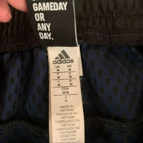 Adidas womens size medium track pants in black with ankle zipper - Picture 6 of 11